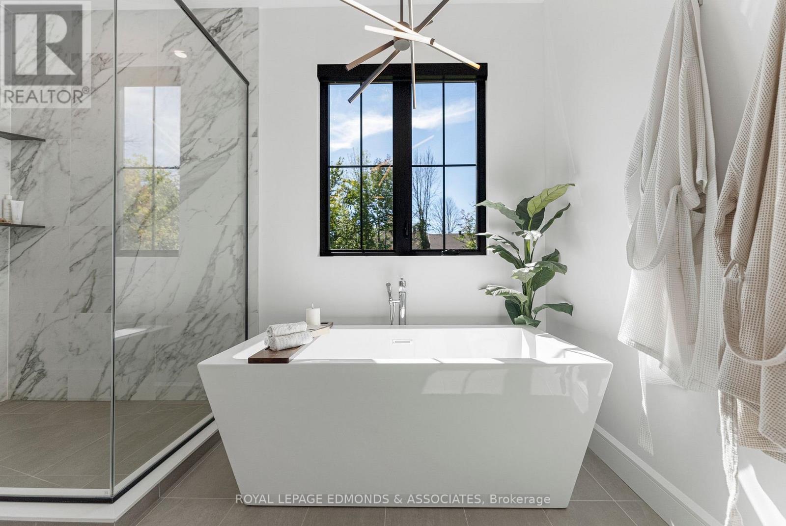 












578 MELTON STREET

,
Pembroke,




Ontario
K8A6Z5

