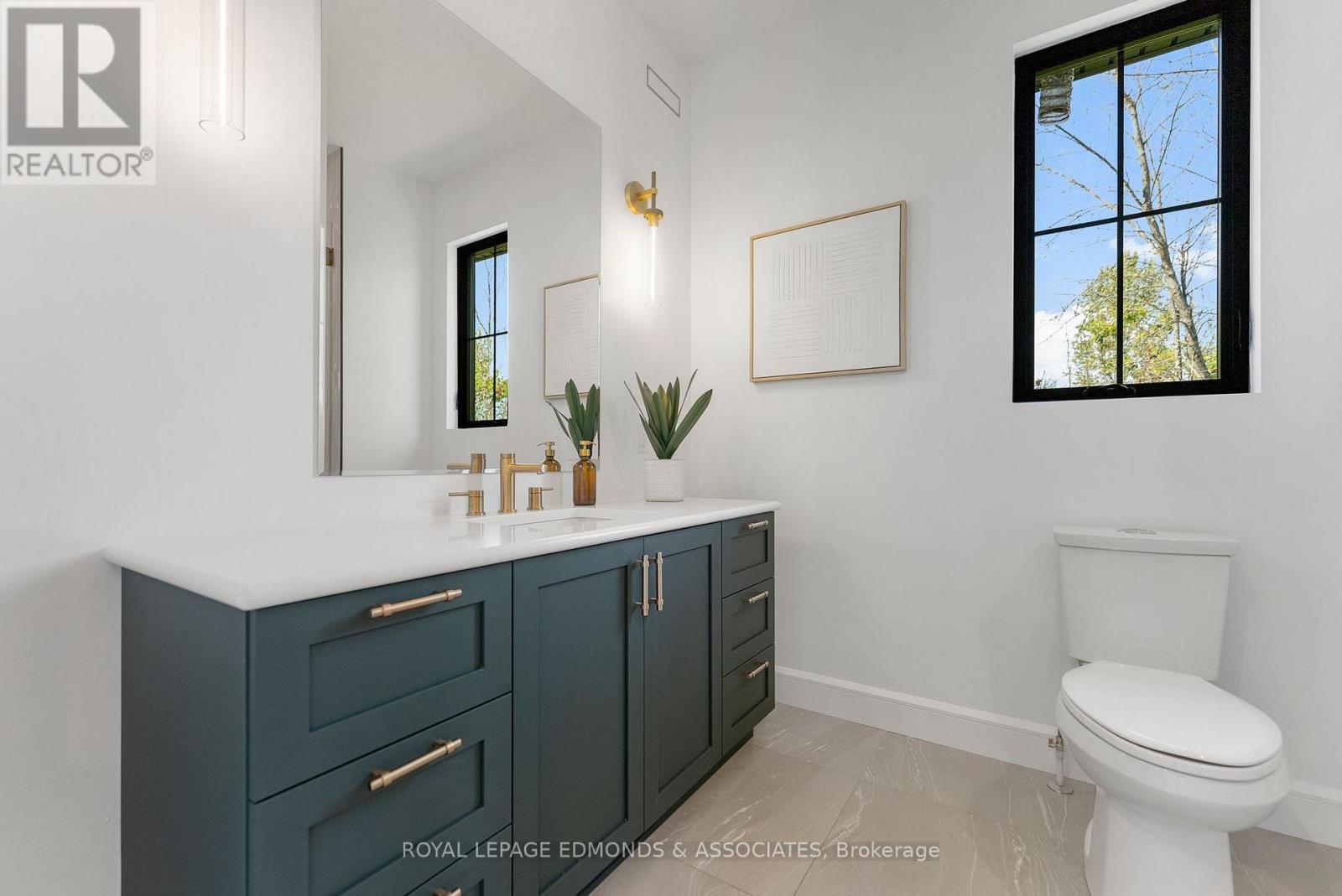 












578 MELTON STREET

,
Pembroke,




Ontario
K8A6Z5

