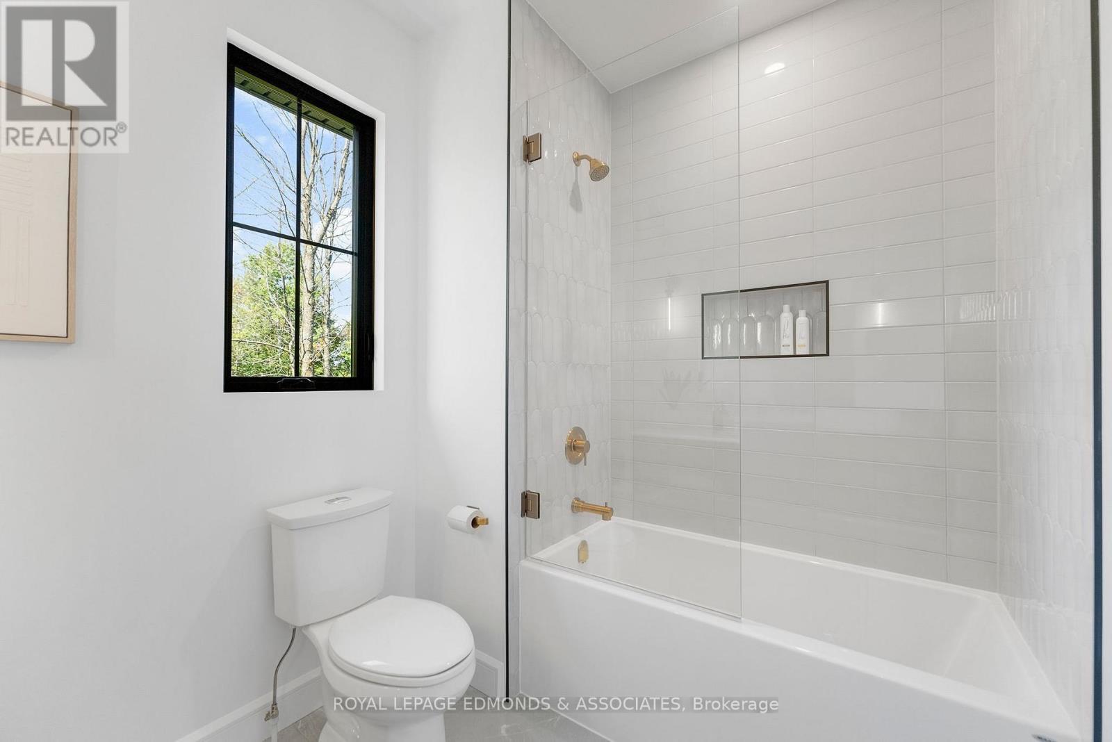 












578 MELTON STREET

,
Pembroke,




Ontario
K8A6Z5

