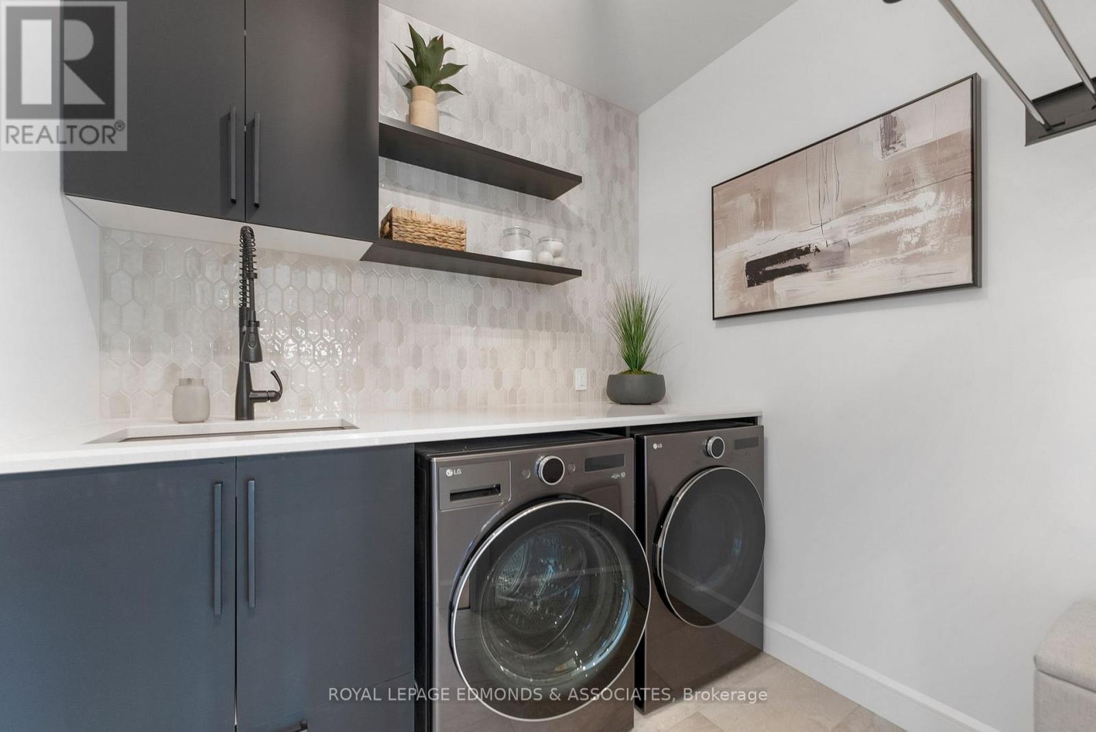 












578 MELTON STREET

,
Pembroke,




Ontario
K8A6Z5

