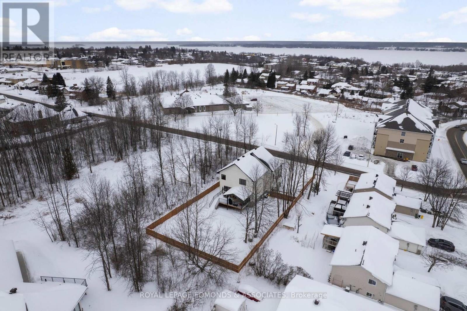 












578 MELTON STREET

,
Pembroke,




Ontario
K8A6Z5

