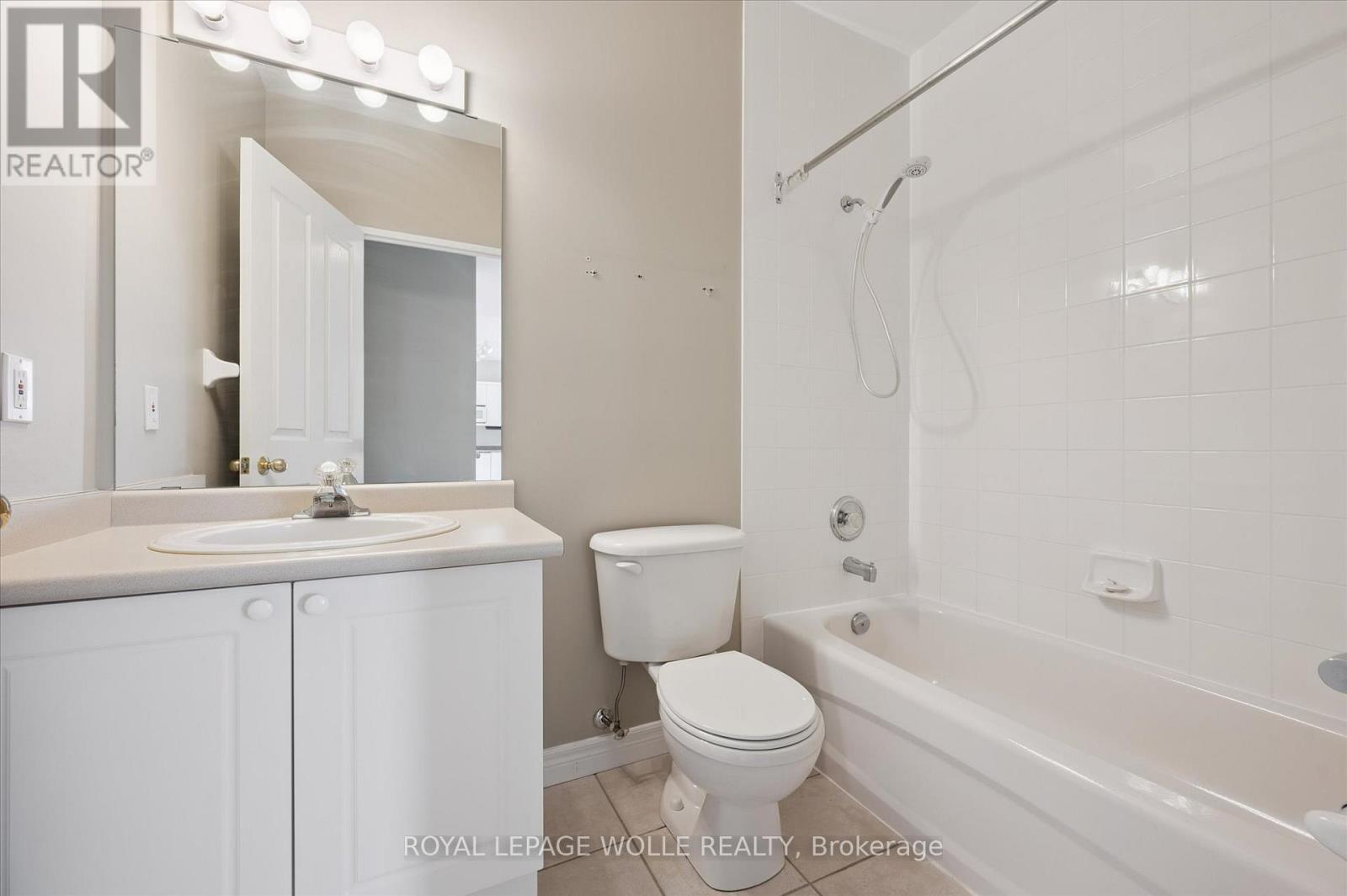 












706 - 255 KEATS WAY

,
Waterloo,




Ontario
N2L6N6

