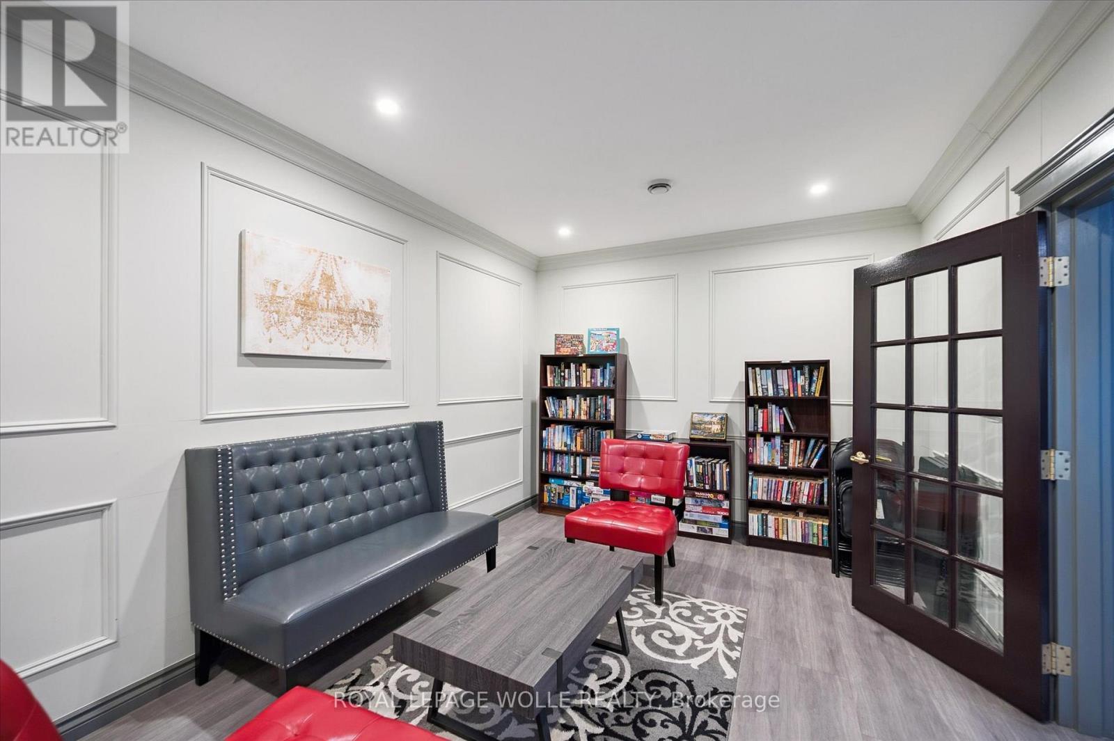 












706 - 255 KEATS WAY

,
Waterloo,




Ontario
N2L6N6

