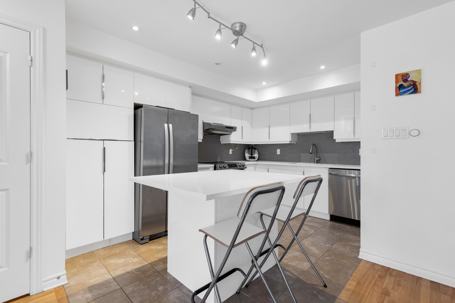 









3729


Rue Céline-Marier

,
Montréal (Saint-Laurent),




QC
H4R3N3


