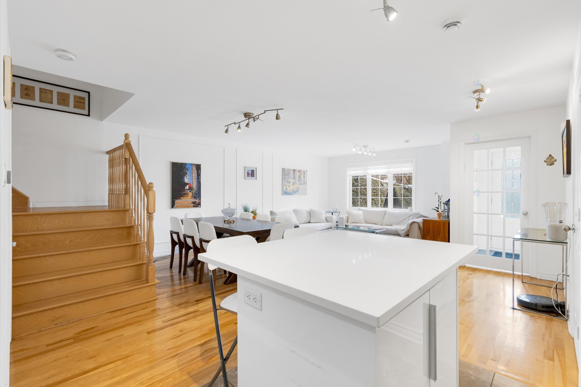 









3729


Rue Céline-Marier

,
Montréal (Saint-Laurent),




QC
H4R3N3

