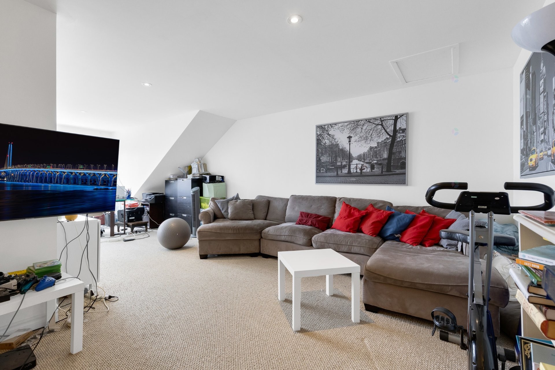 









3729


Rue Céline-Marier

,
Montréal (Saint-Laurent),




QC
H4R3N3

