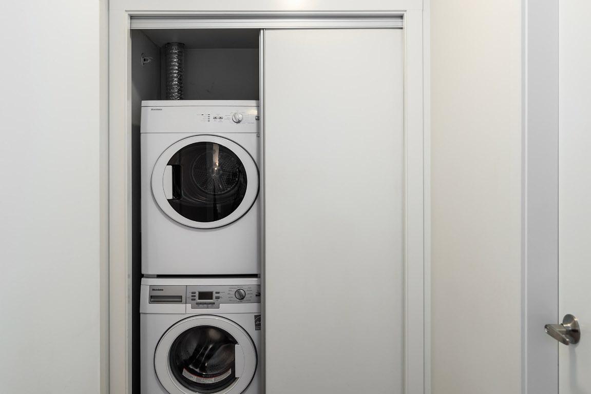 









725


Academy

Way, PH18,
Kelowna,




BC
V1V 3A4

