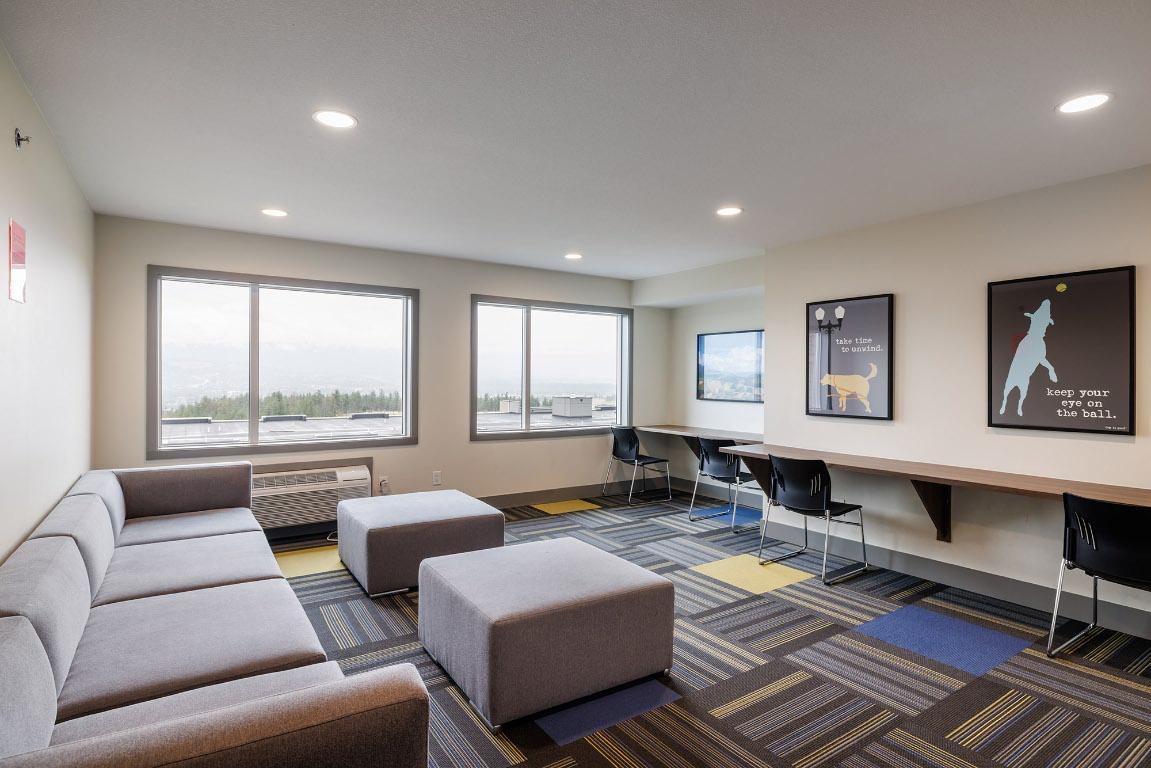 









725


Academy

Way, PH18,
Kelowna,




BC
V1V 3A4

