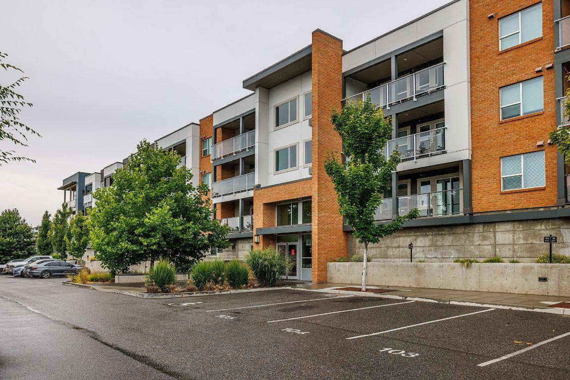 









725


Academy

Way, PH18,
Kelowna,




BC
V1V 3A4

