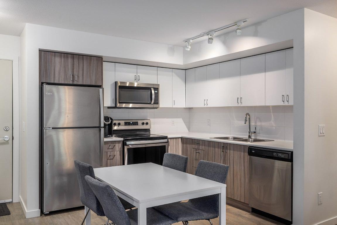 









725


Academy

Way, PH18,
Kelowna,




BC
V1V 3A4

