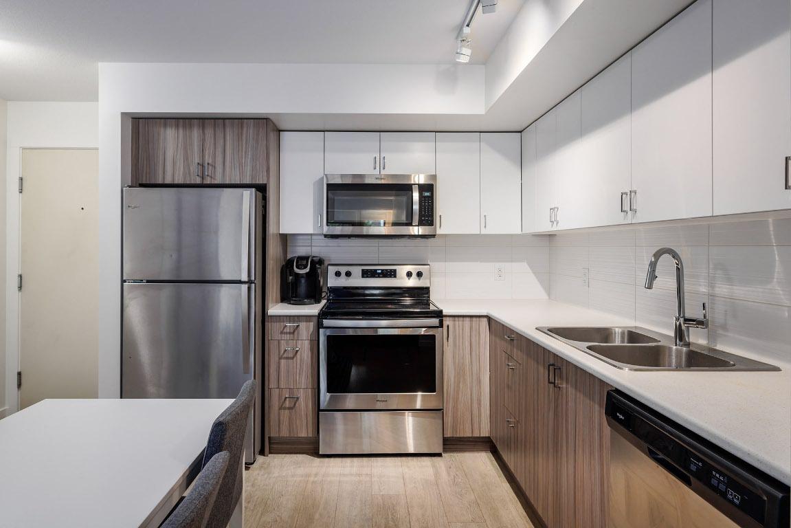 









725


Academy

Way, PH18,
Kelowna,




BC
V1V 3A4

