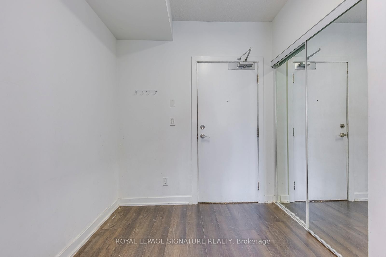 









20


Bruyeres

Mews, 1901,
Toronto,




ON
M5V 0G8

