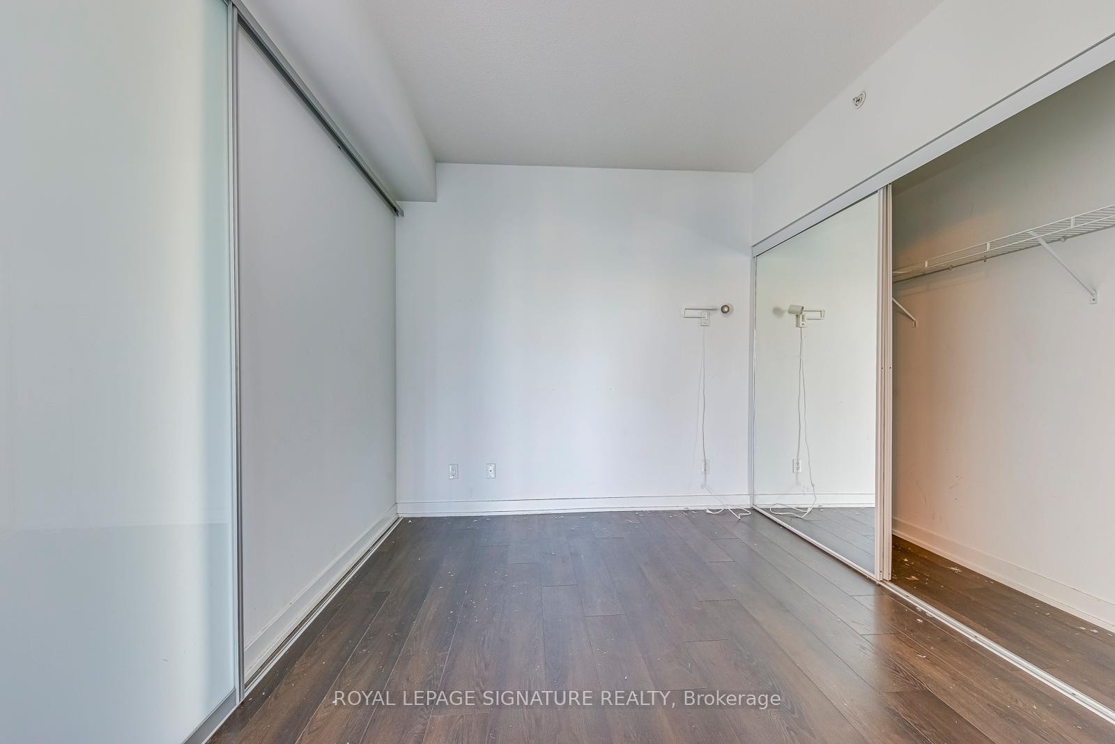 









20


Bruyeres

Mews, 1901,
Toronto,




ON
M5V 0G8

