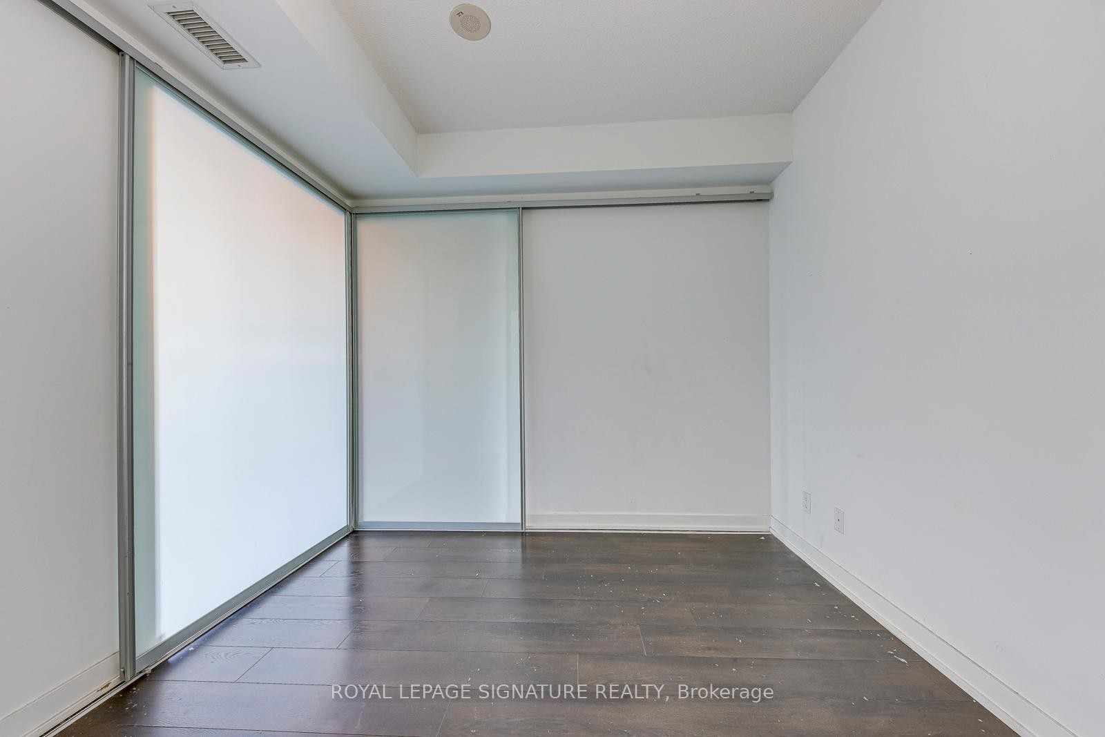 









20


Bruyeres

Mews, 1901,
Toronto,




ON
M5V 0G8

