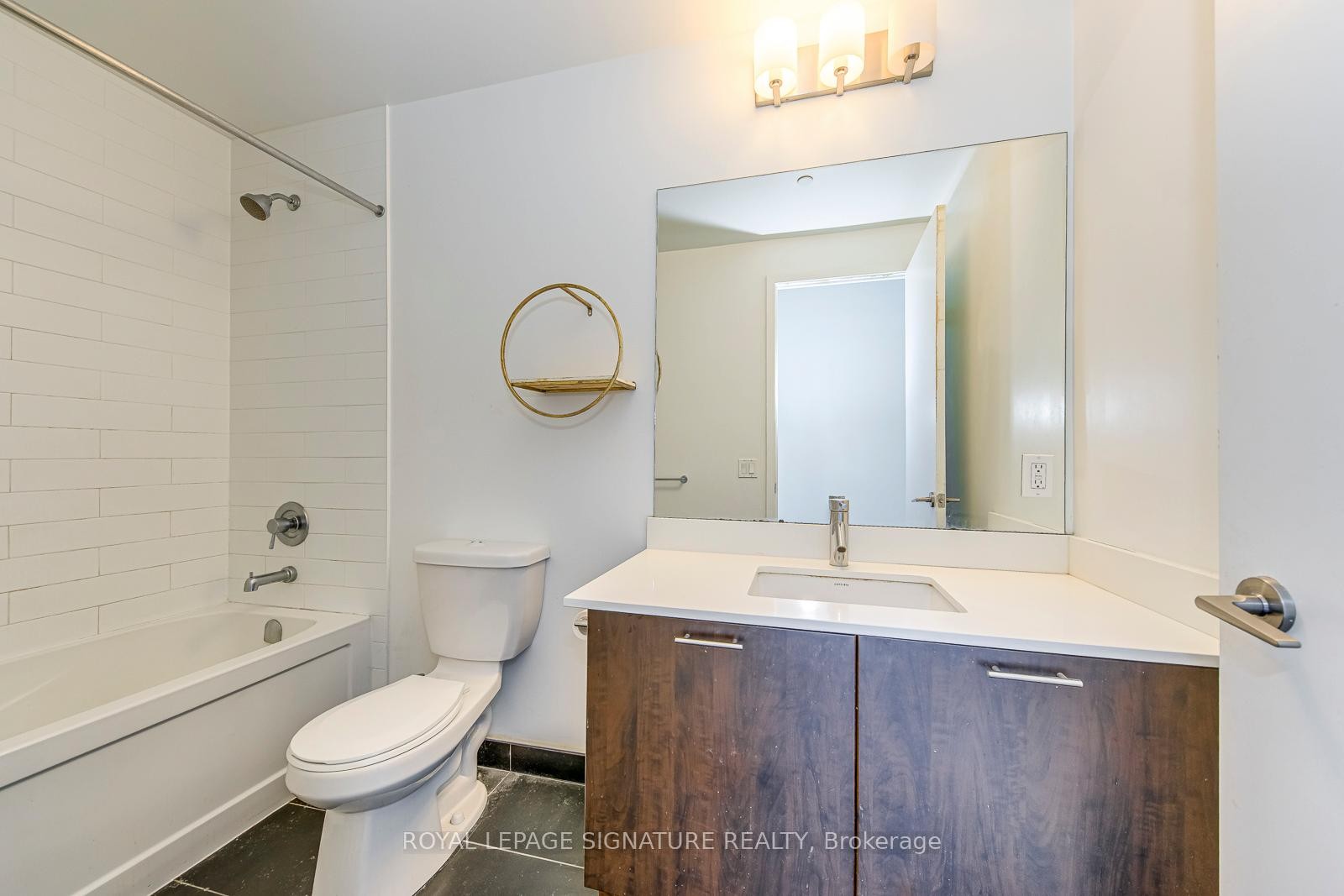 









20


Bruyeres

Mews, 1901,
Toronto,




ON
M5V 0G8

