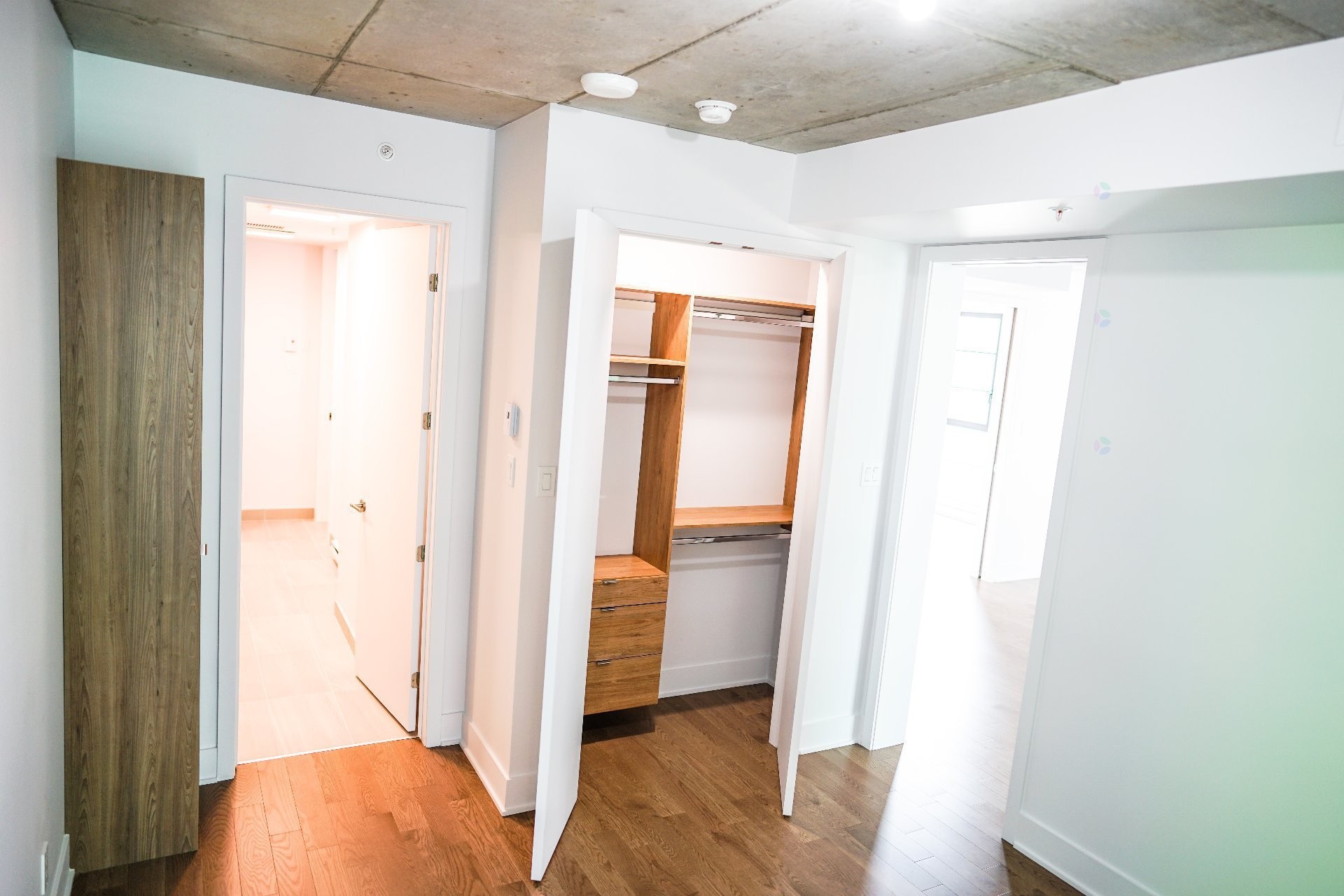 









1320


Rue Olier

, 409,
Montréal (Le Sud-Ouest),




QC
H3C0Y8

