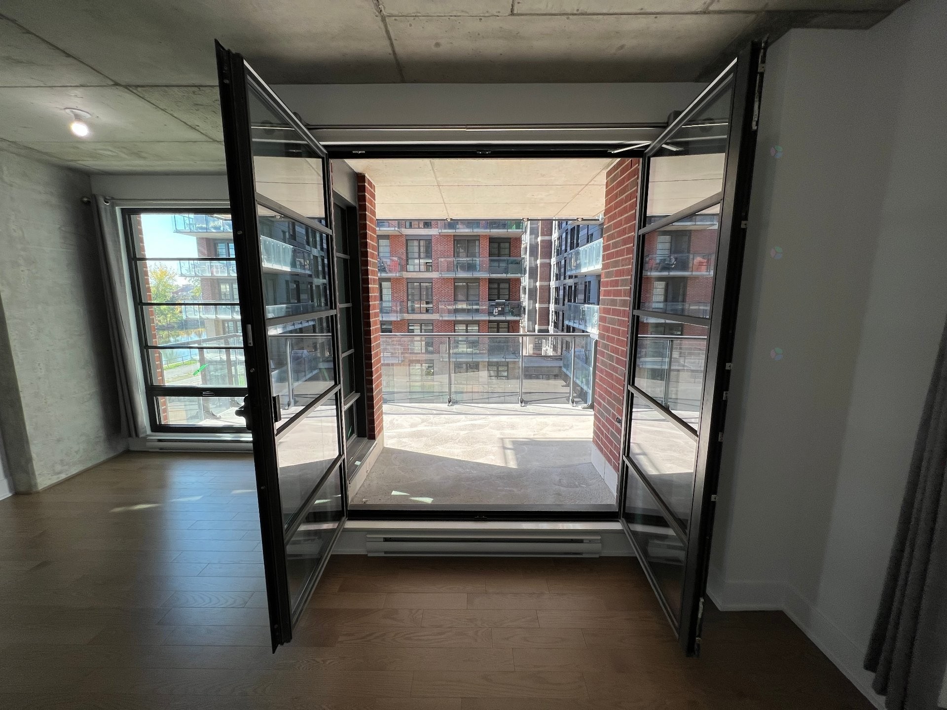 









1320


Rue Olier

, 409,
Montréal (Le Sud-Ouest),




QC
H3C0Y8

