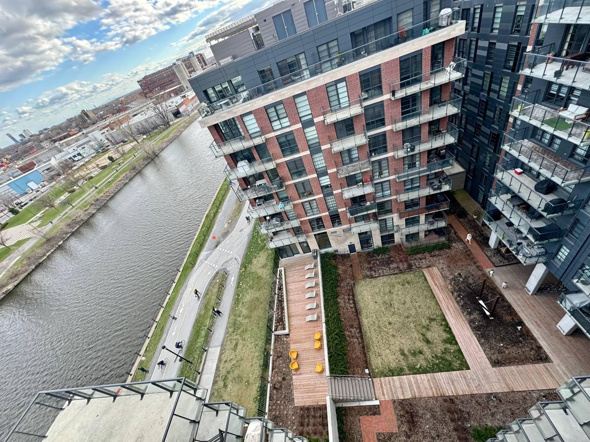 









1320


Rue Olier

, 409,
Montréal (Le Sud-Ouest),




QC
H3C0Y8

