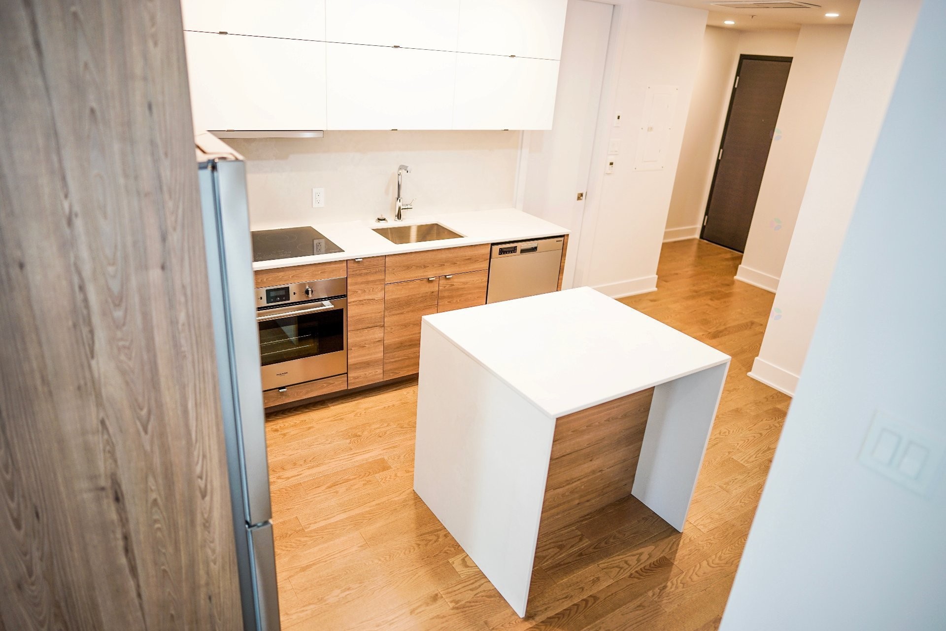 









1320


Rue Olier

, 409,
Montréal (Le Sud-Ouest),




QC
H3C0Y8

