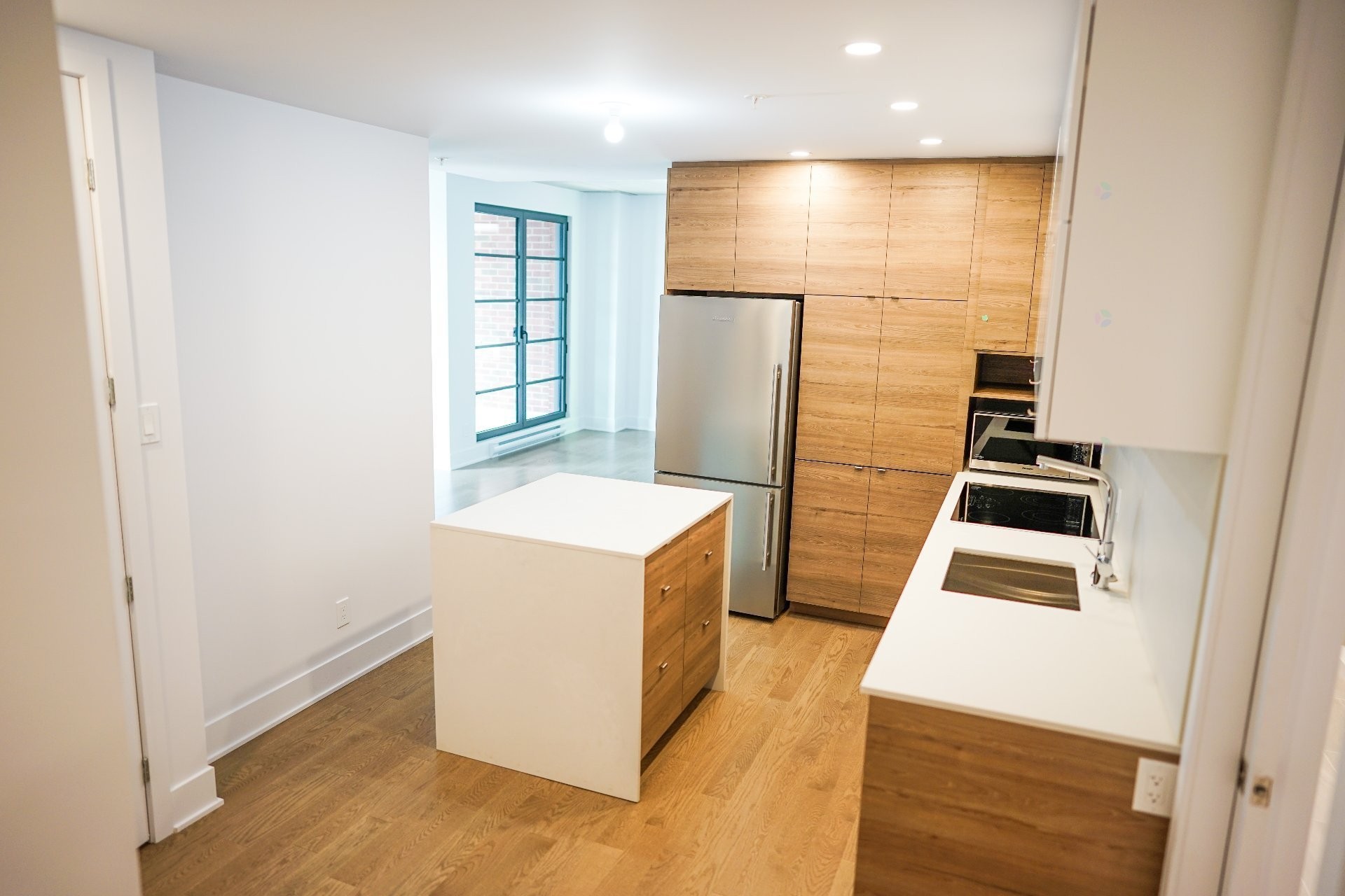 









1320


Rue Olier

, 409,
Montréal (Le Sud-Ouest),




QC
H3C0Y8

