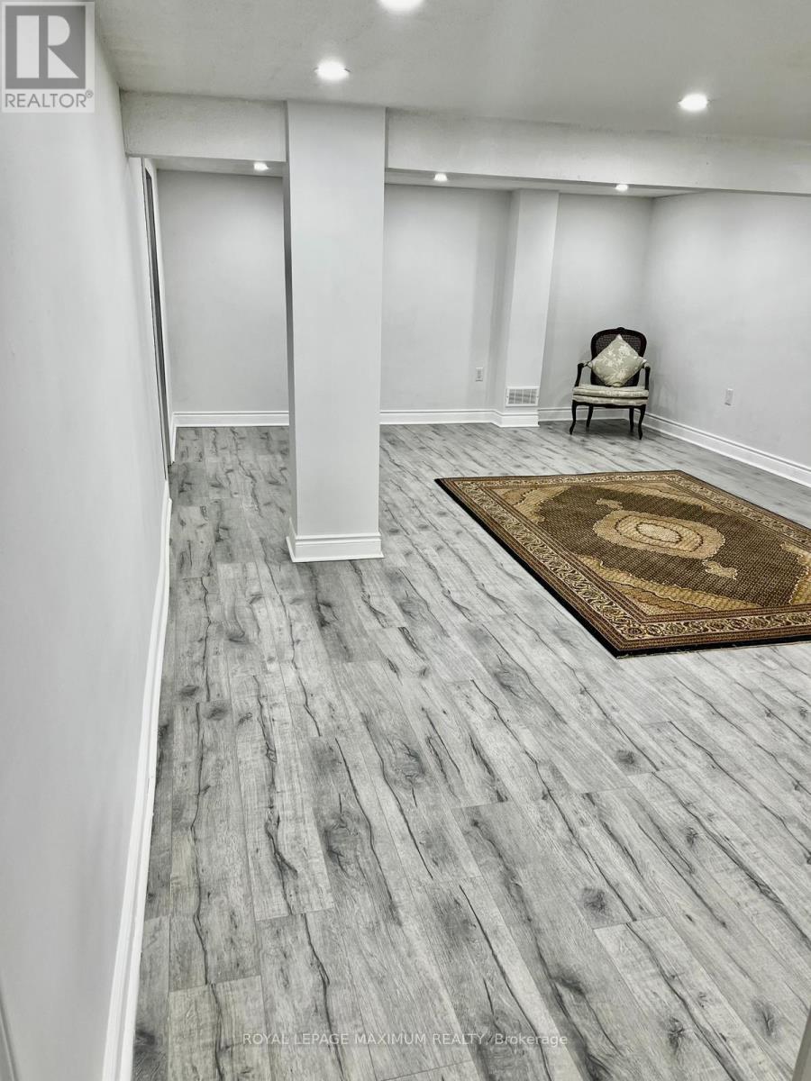 












BSMT - 41 KNOTTY PINE TRAIL

,
Markham,




Ontario
L3T3W5

