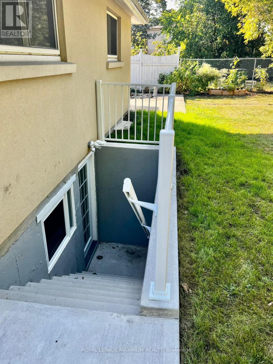 












BSMT - 41 KNOTTY PINE TRAIL

,
Markham,




Ontario
L3T3W5

