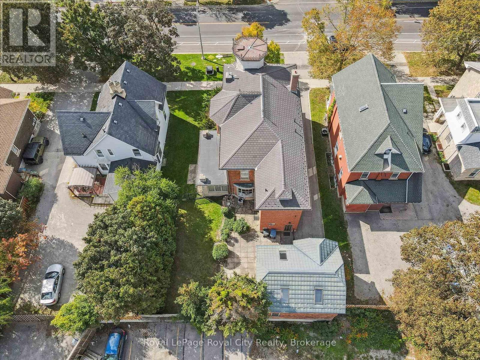 












143 NORFOLK STREET

,
Guelph (Downtown),




Ontario
N1H4J7

