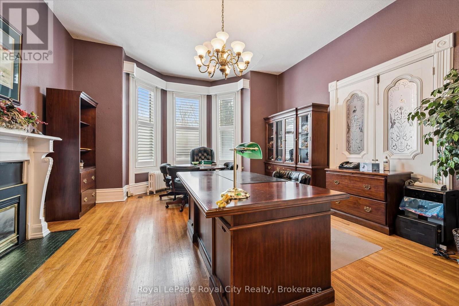 












143 NORFOLK STREET

,
Guelph (Downtown),




Ontario
N1H4J7

