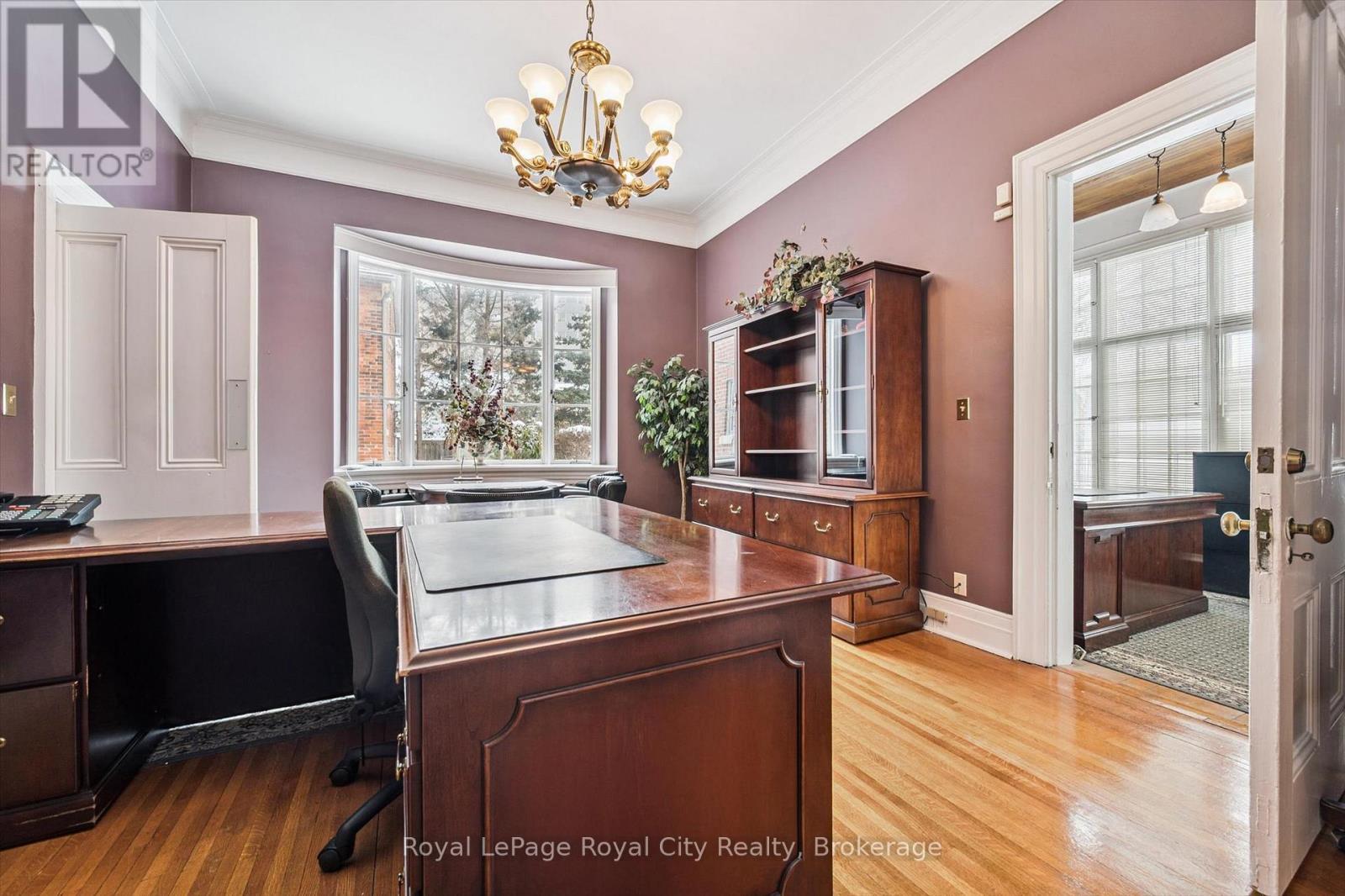 












143 NORFOLK STREET

,
Guelph (Downtown),




Ontario
N1H4J7

