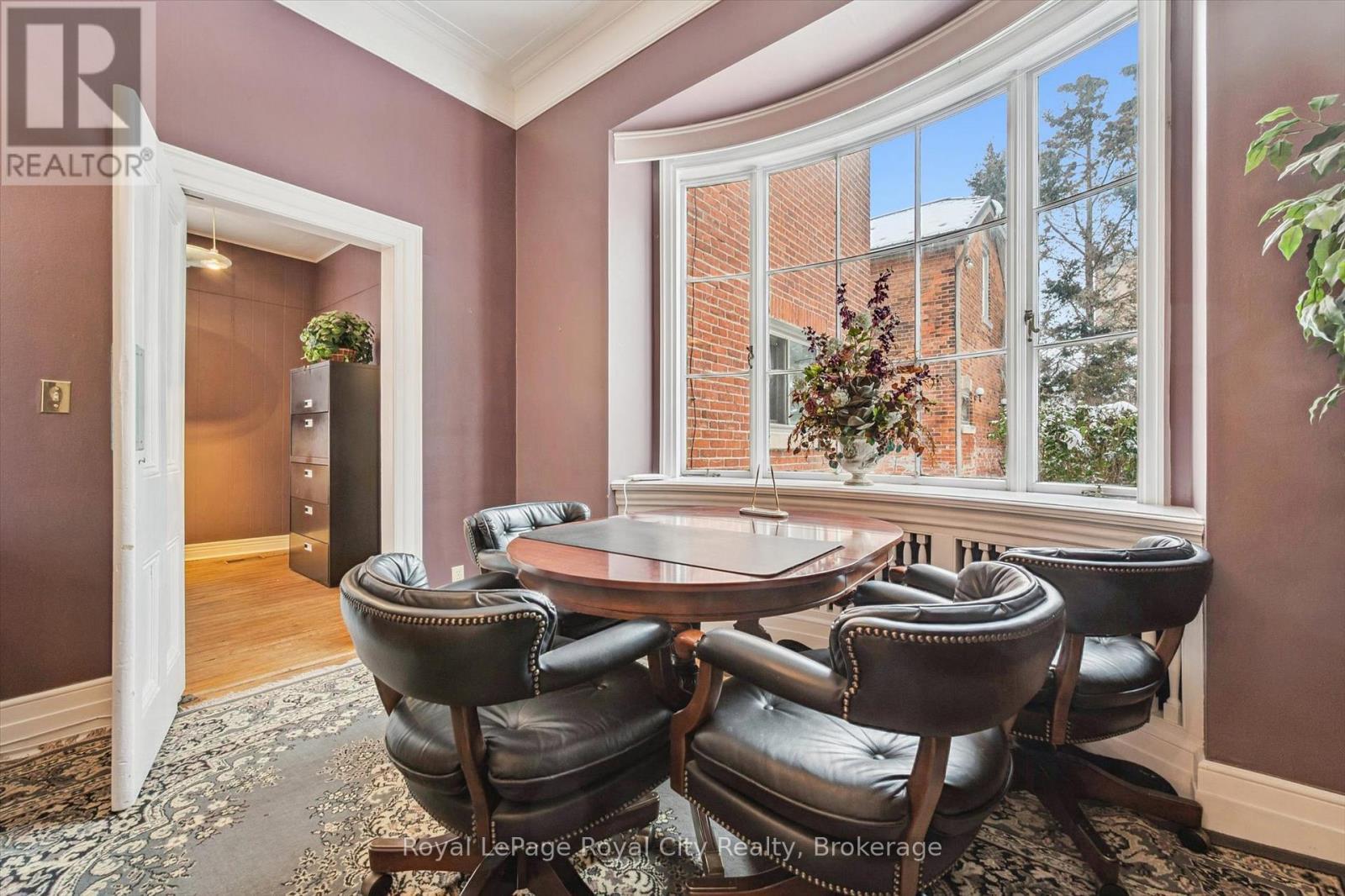 












143 NORFOLK STREET

,
Guelph (Downtown),




Ontario
N1H4J7

