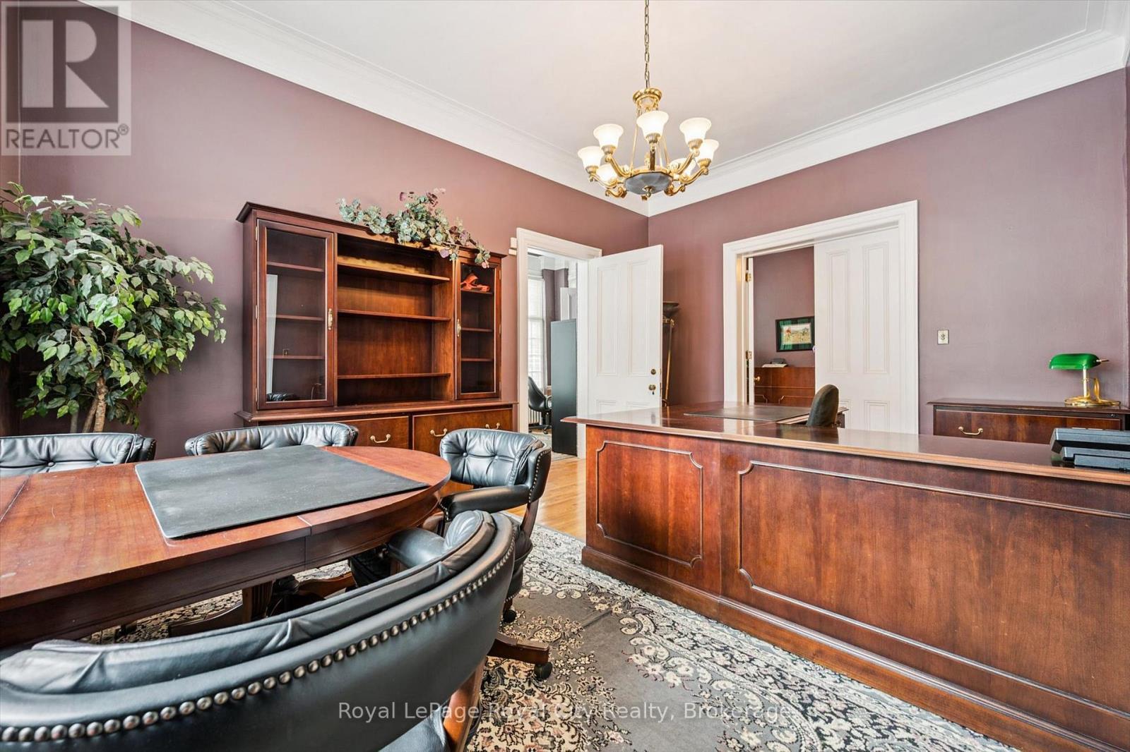 












143 NORFOLK STREET

,
Guelph (Downtown),




Ontario
N1H4J7

