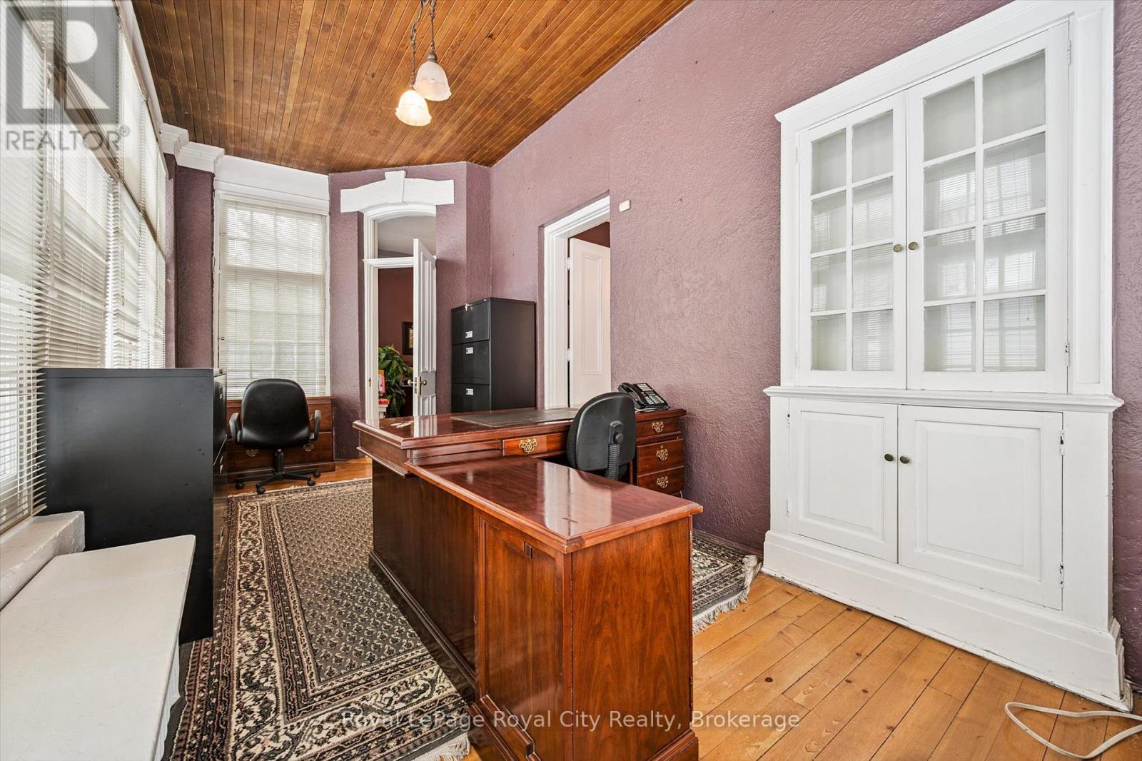 












143 NORFOLK STREET

,
Guelph (Downtown),




Ontario
N1H4J7

