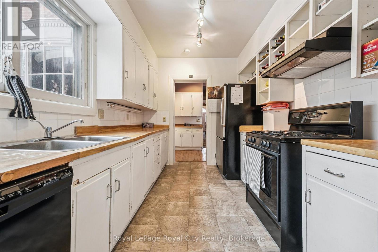 












143 NORFOLK STREET

,
Guelph (Downtown),




Ontario
N1H4J7

