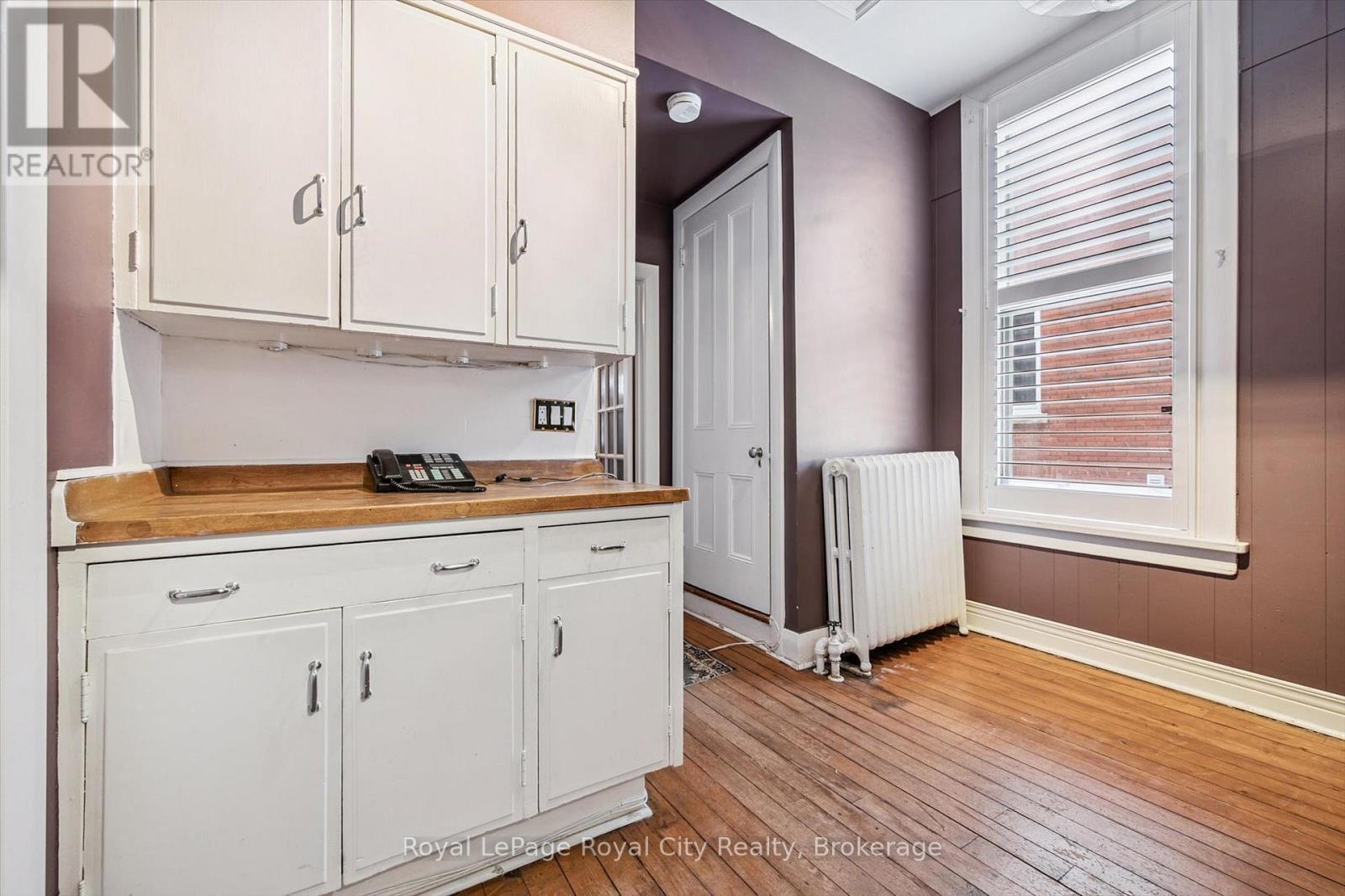 












143 NORFOLK STREET

,
Guelph (Downtown),




Ontario
N1H4J7

