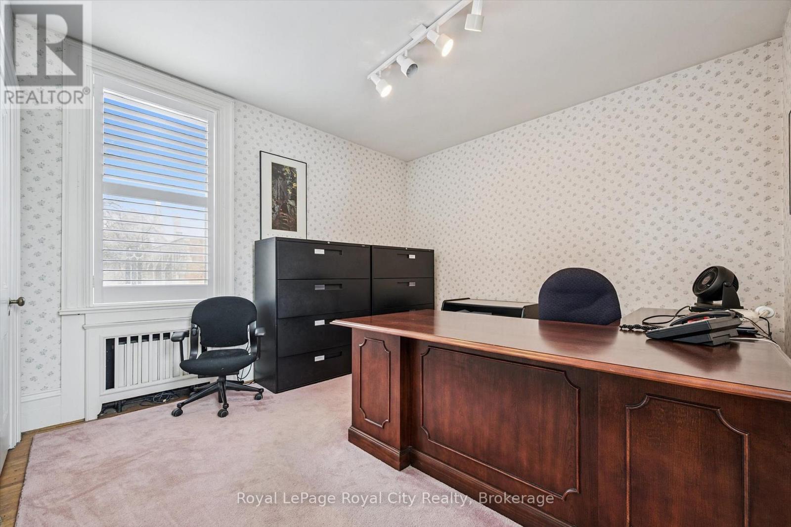 












143 NORFOLK STREET

,
Guelph (Downtown),




Ontario
N1H4J7

