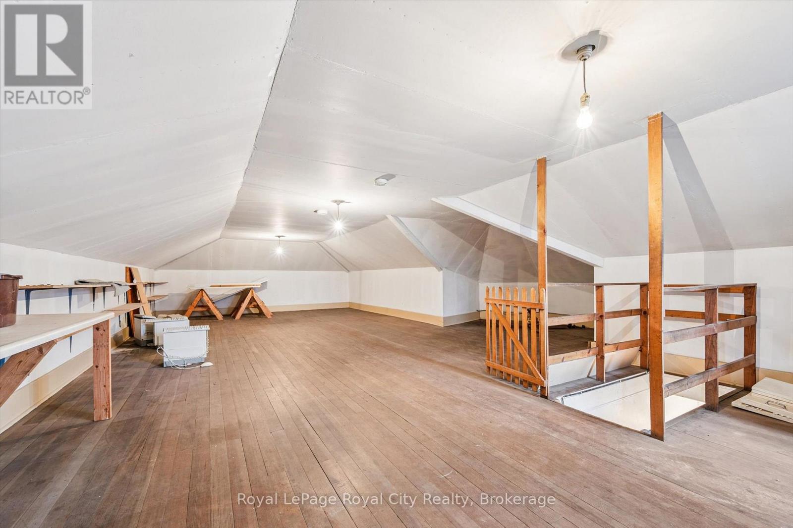 












143 NORFOLK STREET

,
Guelph (Downtown),




Ontario
N1H4J7

