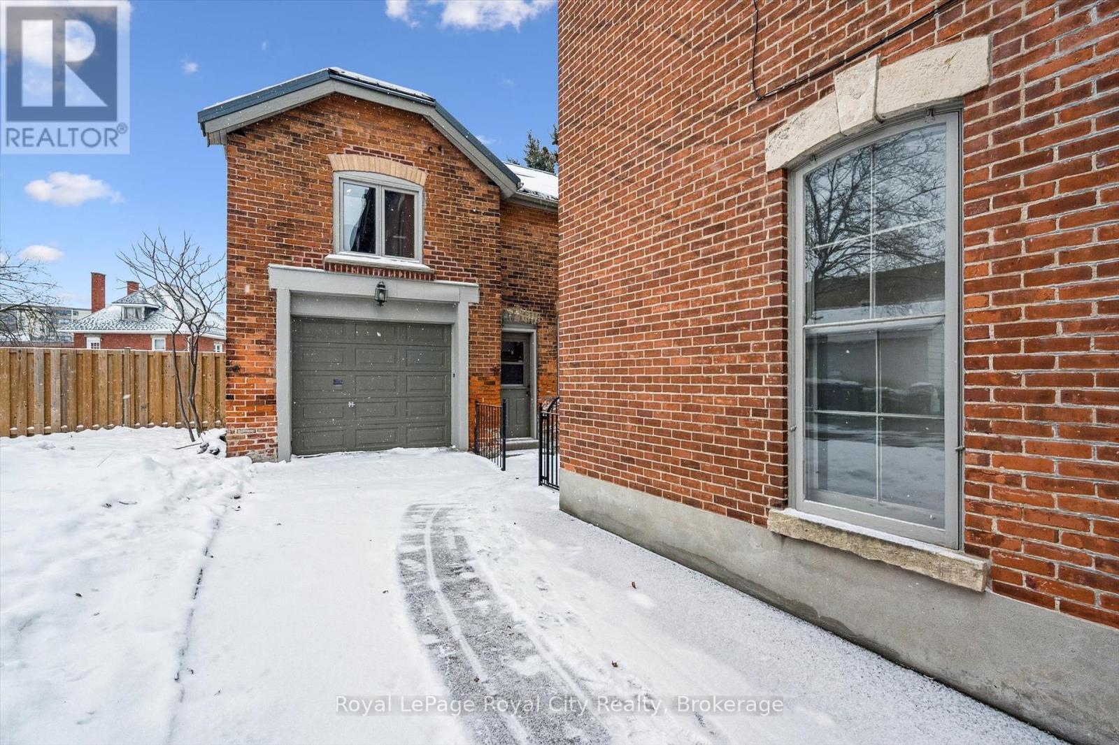 












143 NORFOLK STREET

,
Guelph (Downtown),




Ontario
N1H4J7

