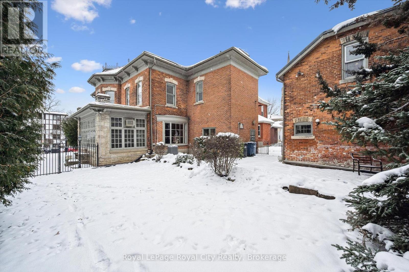 












143 NORFOLK STREET

,
Guelph (Downtown),




Ontario
N1H4J7

