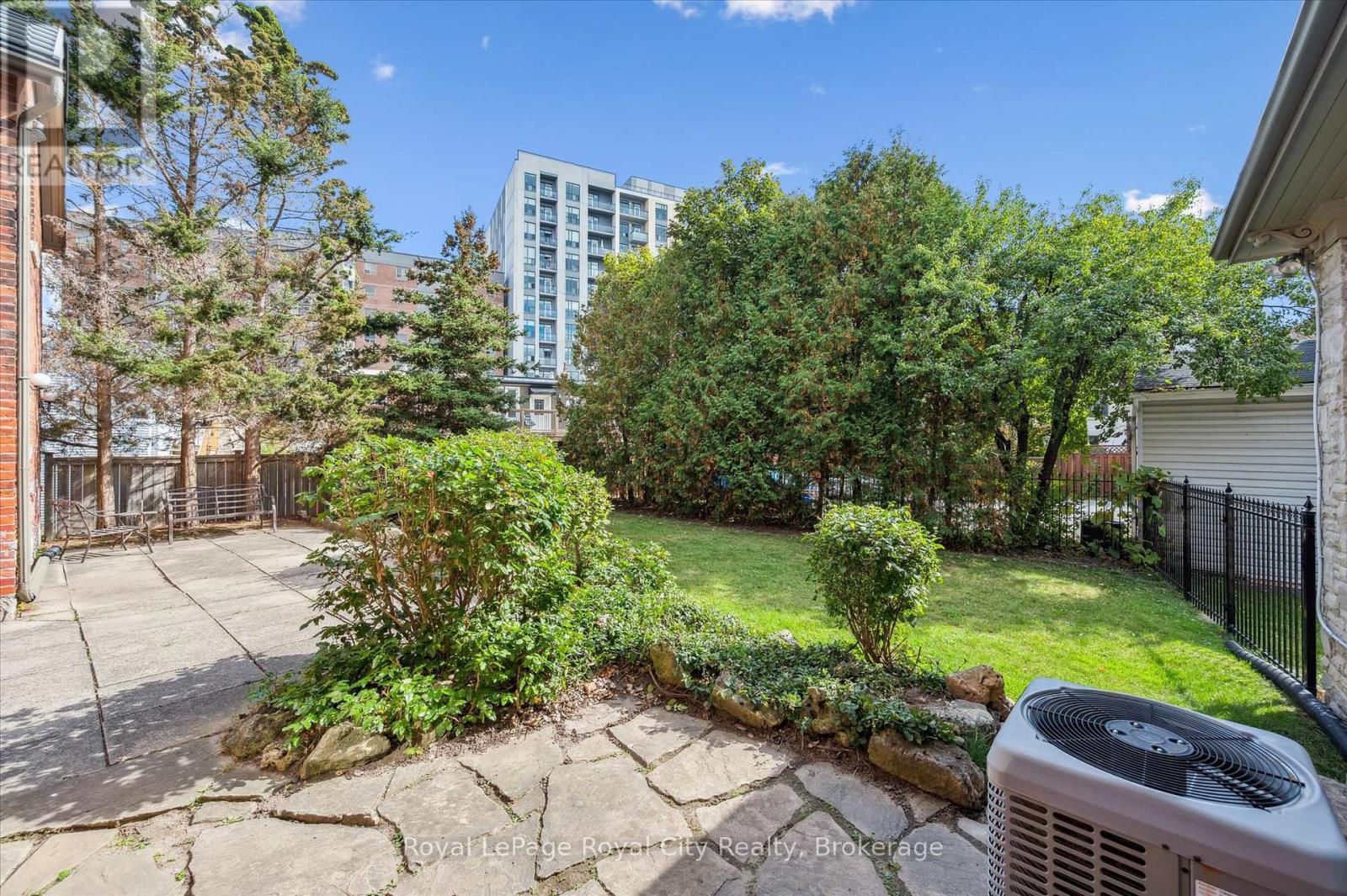 












143 NORFOLK STREET

,
Guelph (Downtown),




Ontario
N1H4J7

