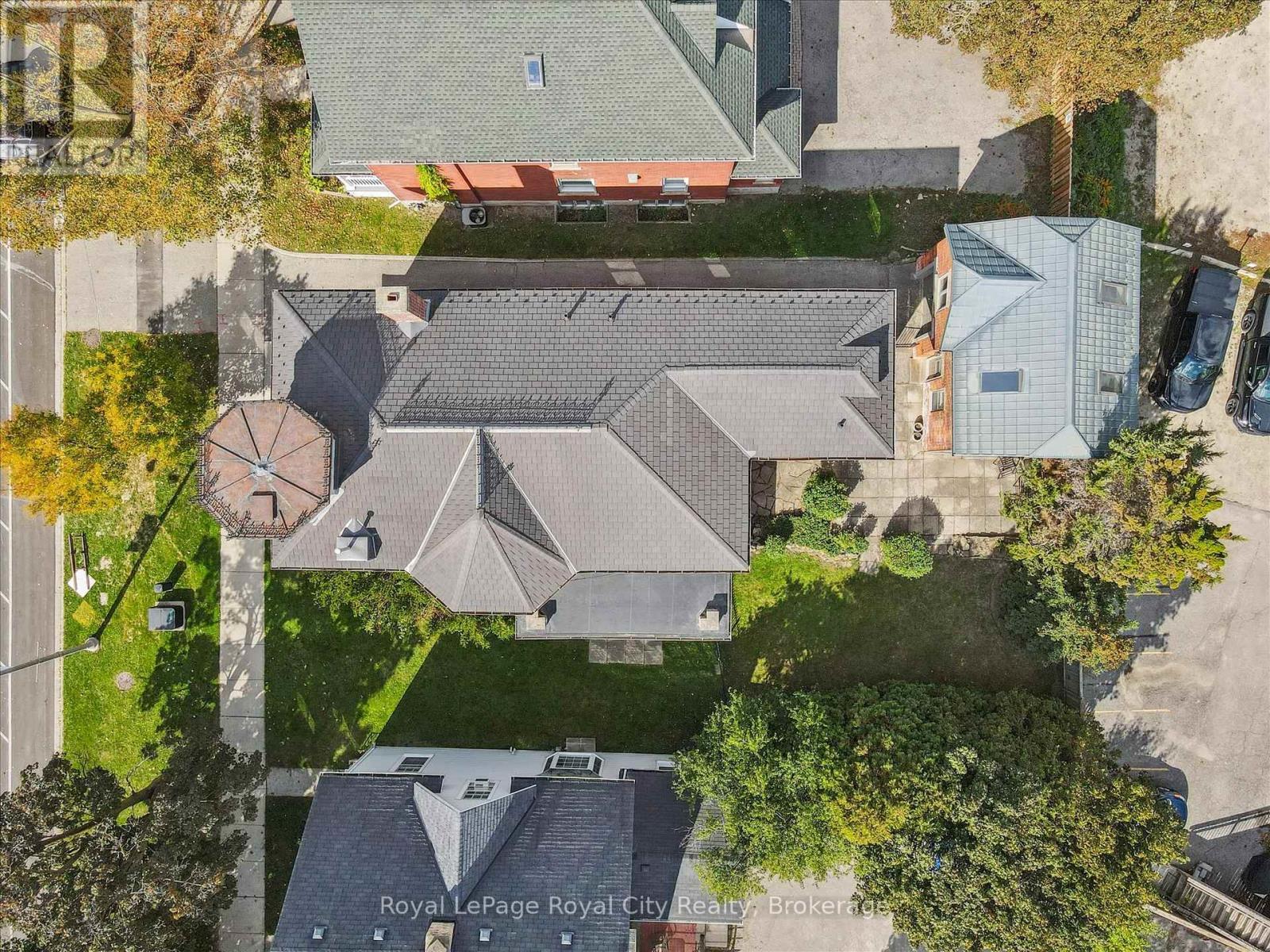 












143 NORFOLK STREET

,
Guelph (Downtown),




Ontario
N1H4J7

