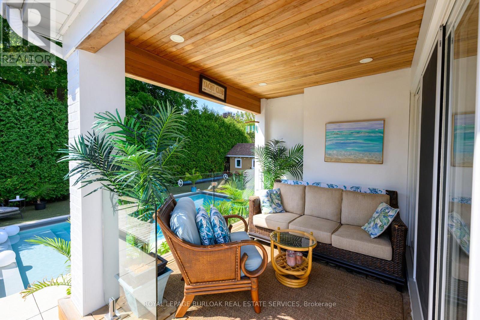 












912 BOOTHMAN AVENUE

,
Burlington,




Ontario
L7T1P4

