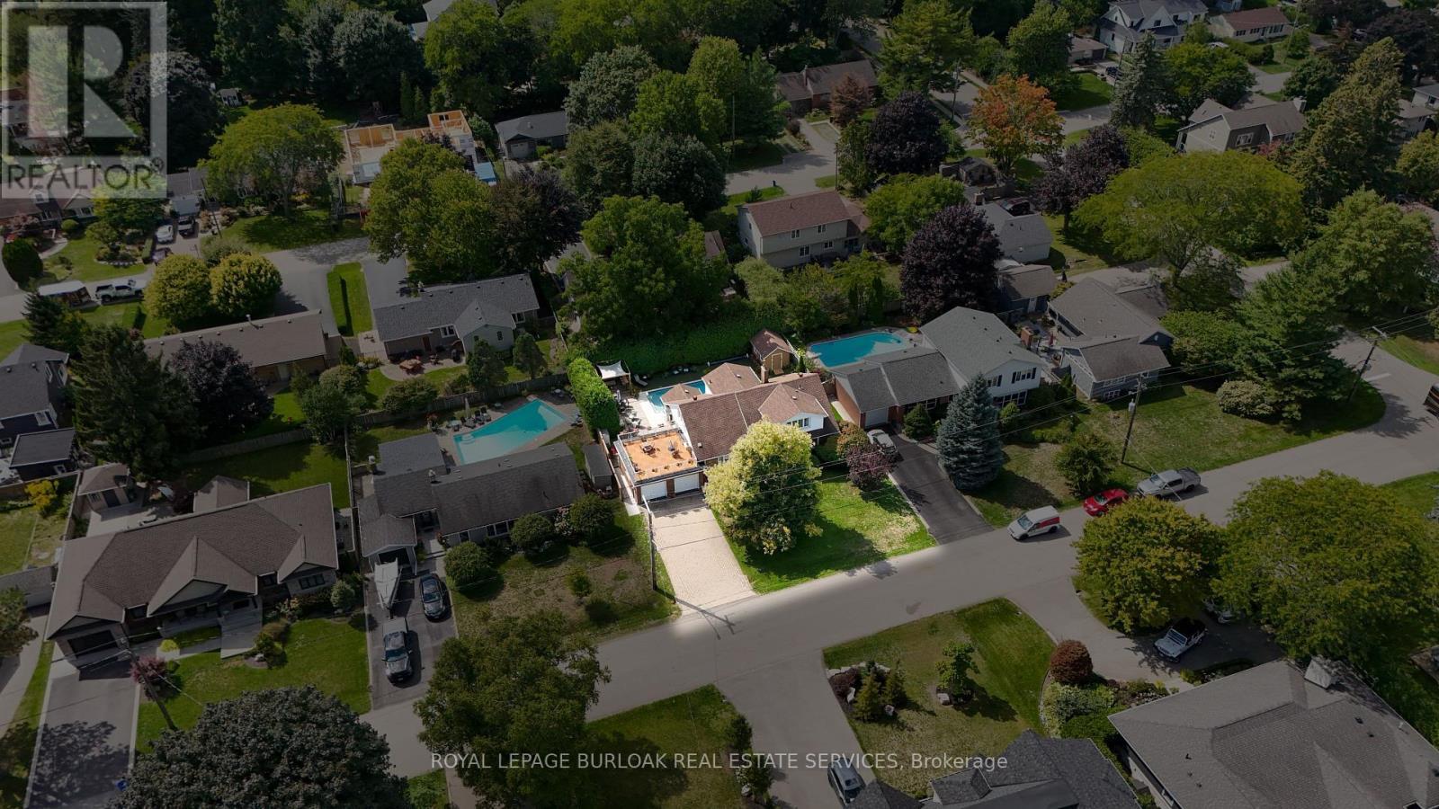 












912 BOOTHMAN AVENUE

,
Burlington,




Ontario
L7T1P4

