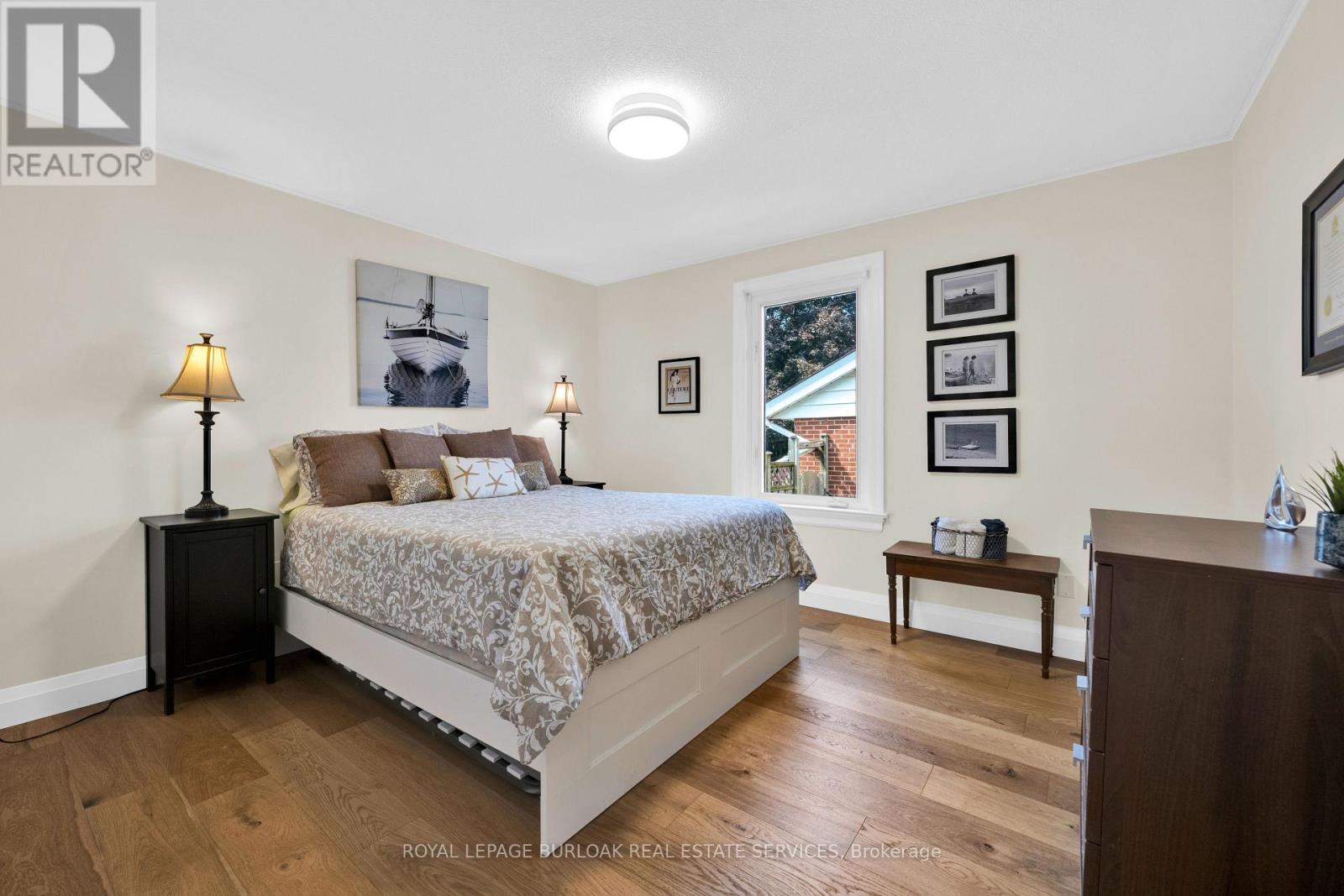 












912 BOOTHMAN AVENUE

,
Burlington,




Ontario
L7T1P4

