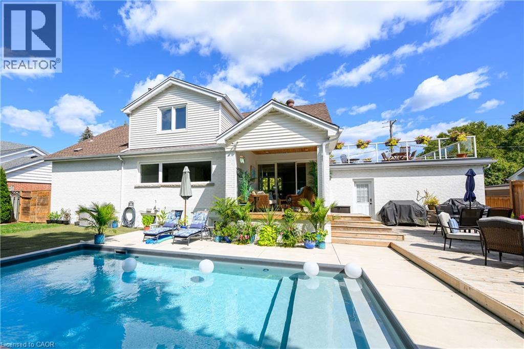 












912 BOOTHMAN Avenue

,
Burlington,




Ontario
L7T1P4

