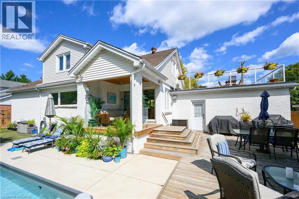 












912 BOOTHMAN Avenue

,
Burlington,




Ontario
L7T1P4

