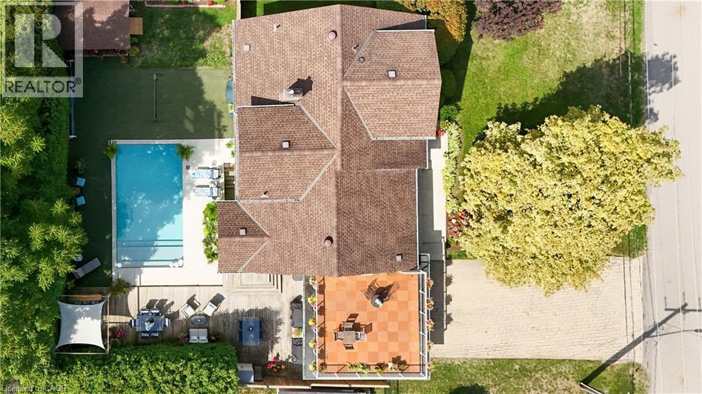 












912 BOOTHMAN Avenue

,
Burlington,




Ontario
L7T1P4

