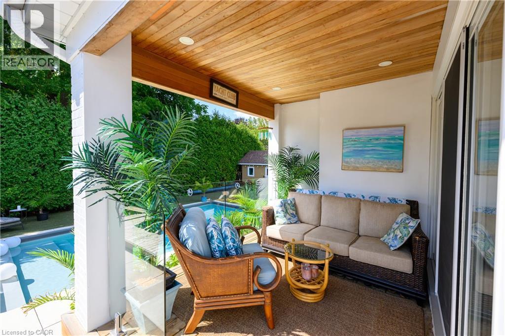 












912 BOOTHMAN Avenue

,
Burlington,




Ontario
L7T1P4

