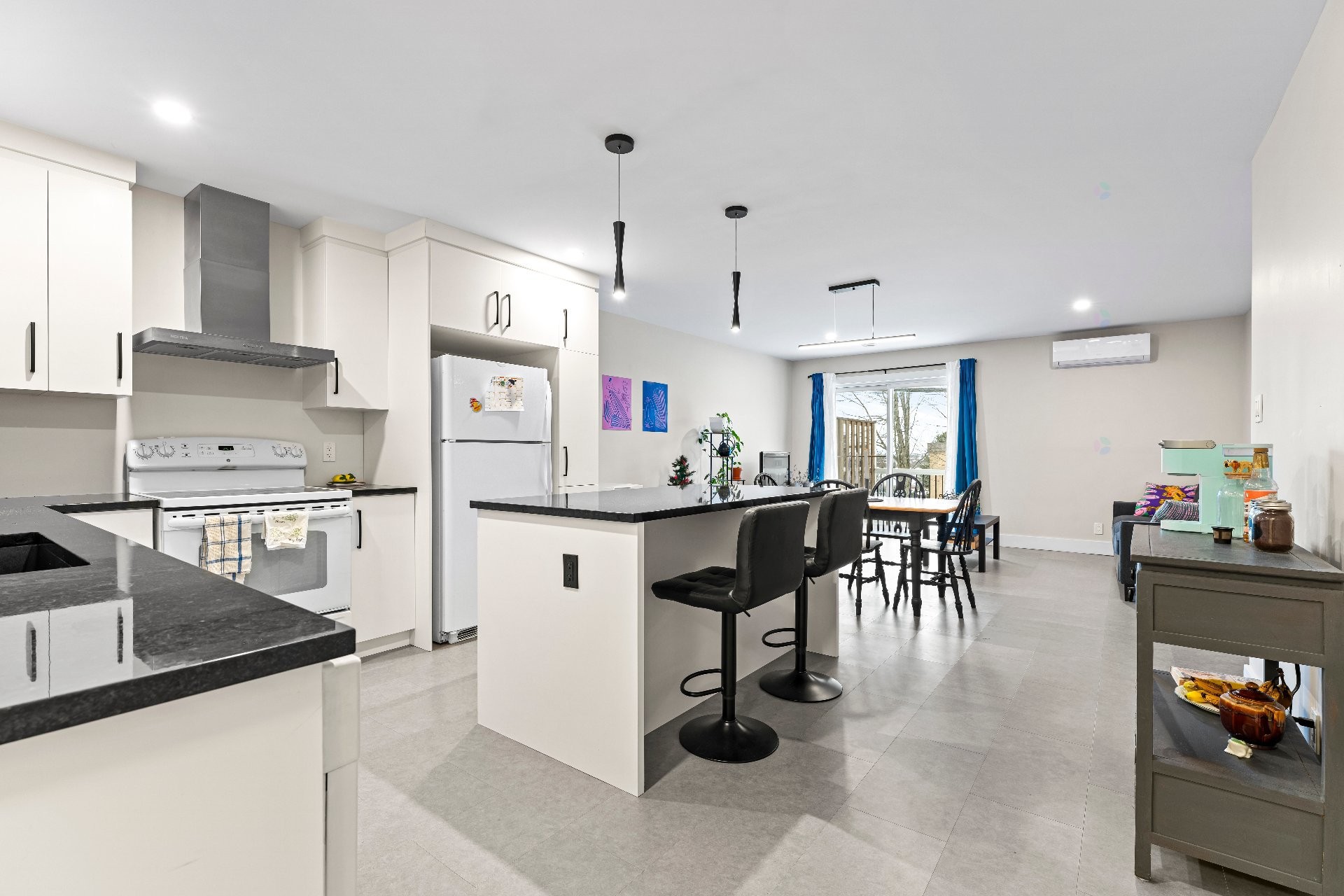 









711

 - 717


Rue de la Bruère

,
Sherbrooke (Fleurimont),




QC
J1E1K7

