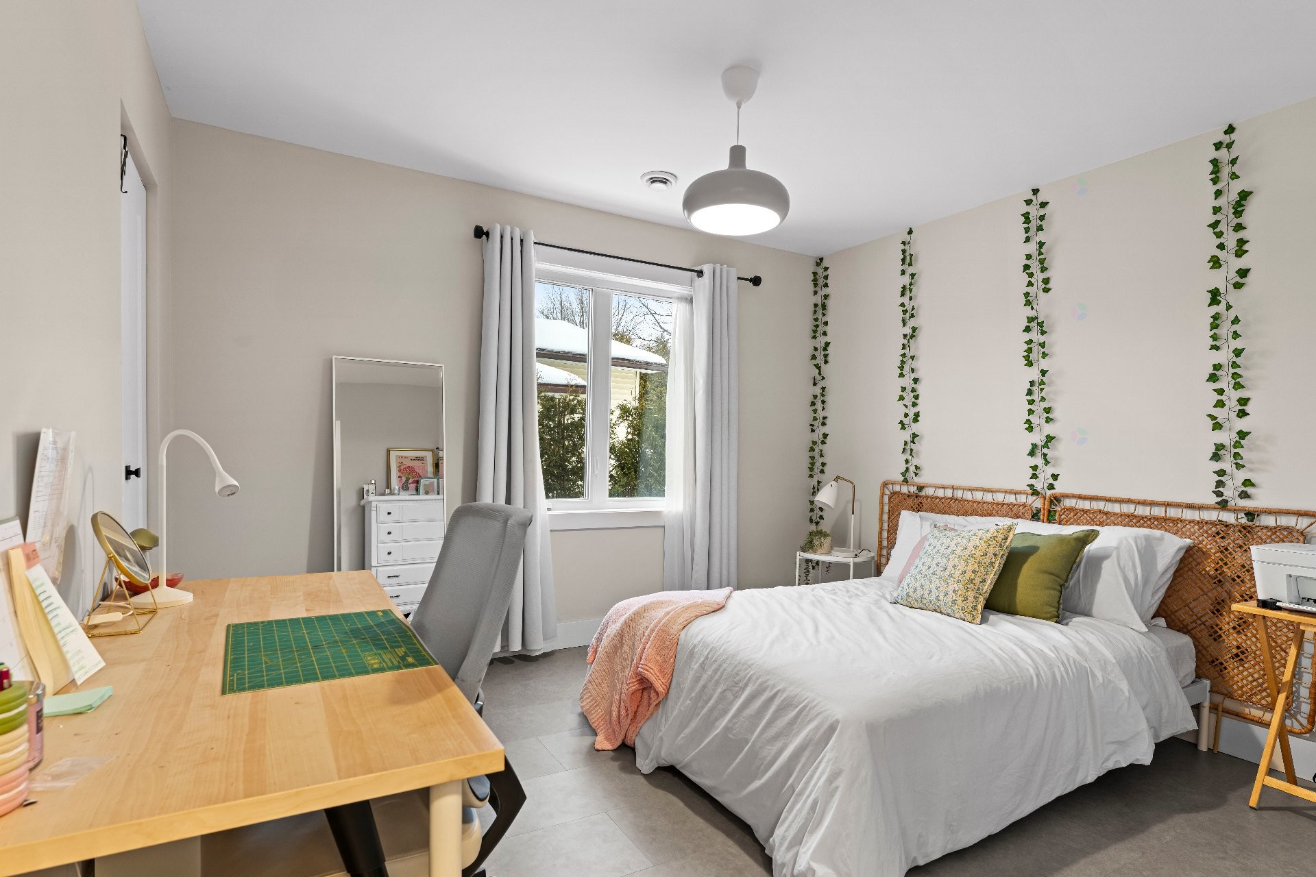 









711

 - 717


Rue de la Bruère

,
Sherbrooke (Fleurimont),




QC
J1E1K7

