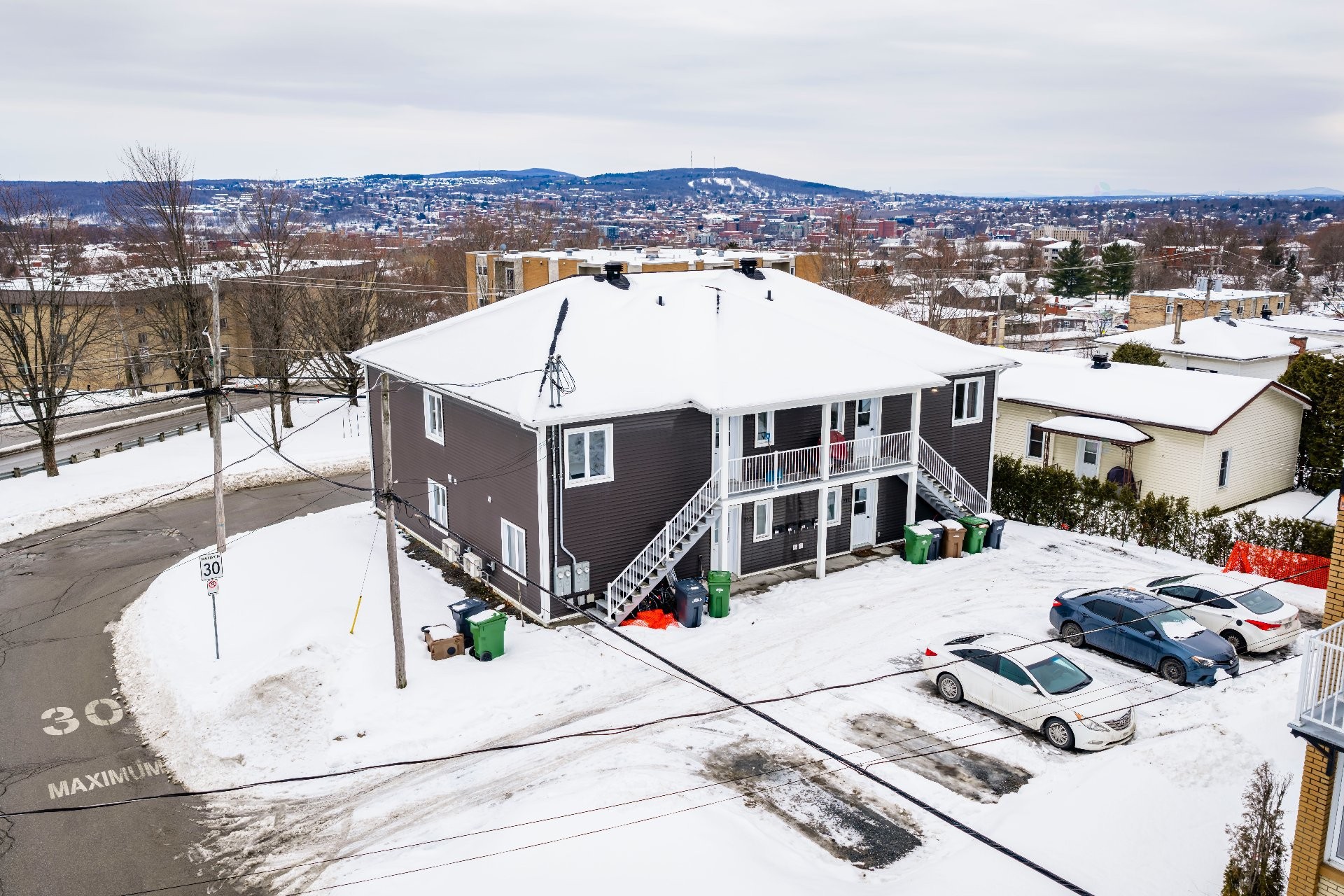 









711

 - 717


Rue de la Bruère

,
Sherbrooke (Fleurimont),




QC
J1E1K7

